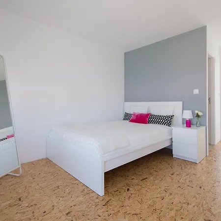 Casasupertubos - 9 Feriehus Peniche